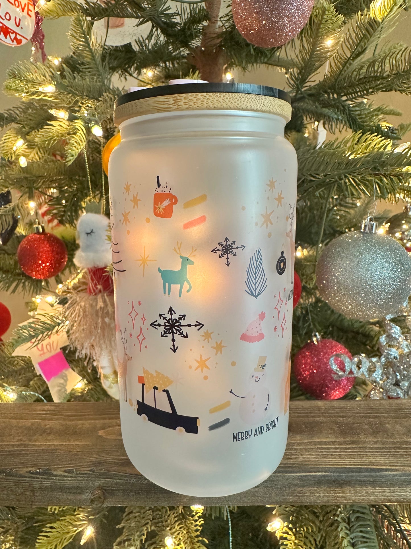 Merry & Bright Christmas Icons | Frosted 16oz Glass Can with Lid | Women’s Holiday Cup