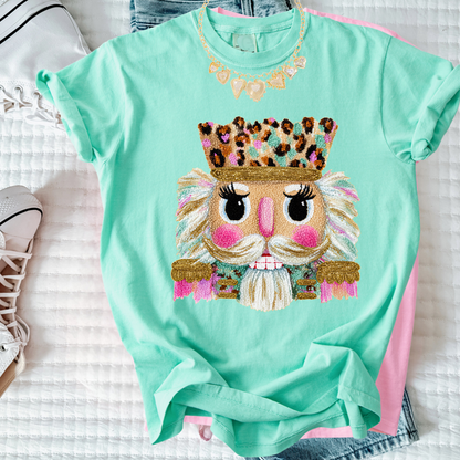 Leopard Crown Nutcracker Christmas T-Shirt – Girly Holiday Graphic Tee for Women