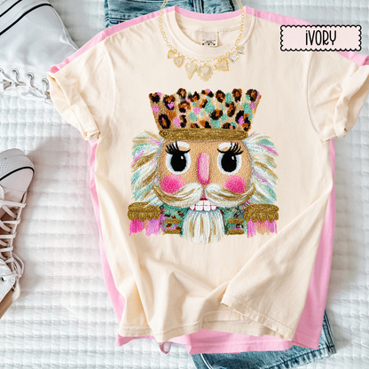 Leopard Crown Nutcracker Christmas T-Shirt – Girly Holiday Graphic Tee for Women